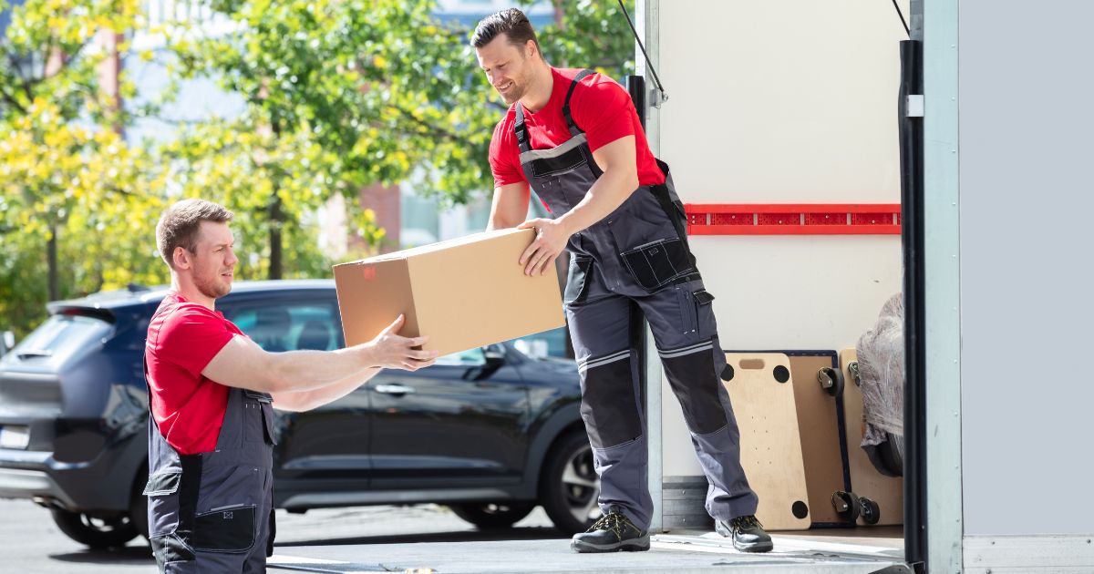 How to Choose the Right Packers and Movers in Redwood City